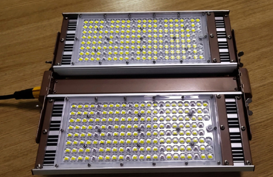 340W Optimal Greenhouse Home Grow Lights 2.6umol/J Full Spectrum Angle Adjustable